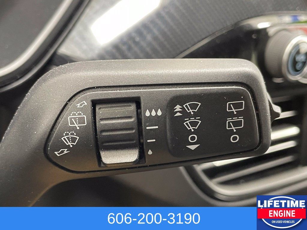 Used 2025 Ford Escape ST-Line AWD/4WD image 28