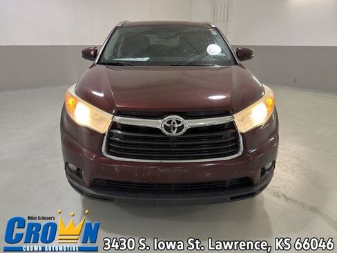 Used 2014 Toyota Highlander XLE AWD/4WD image 1