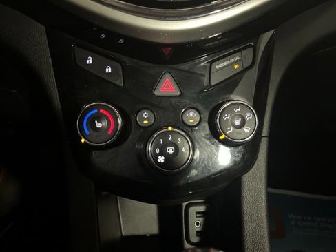 Used 2017 Chevrolet Sonic Premier FWD image 28