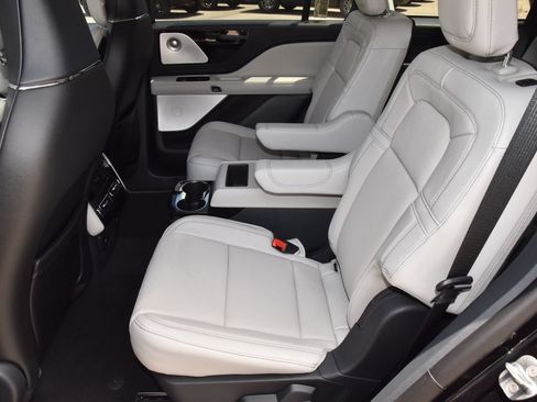 New 2026 Lincoln Aviator Reserve AWD/4WD image 14