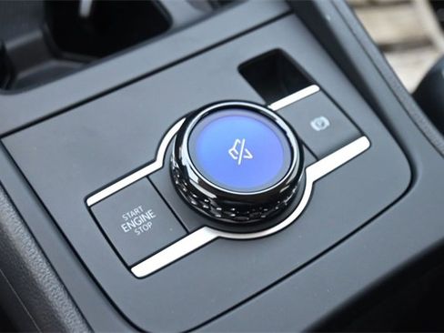 New 2025 Volkswagen Tiguan SE image 16