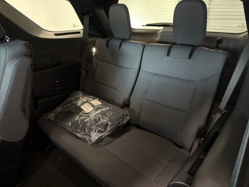 New 2027 Ford Explorer Active RWD image 17
