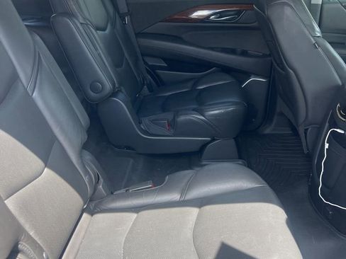 Used 2019 Cadillac Escalade Premium Luxury AWD/4WD image 13