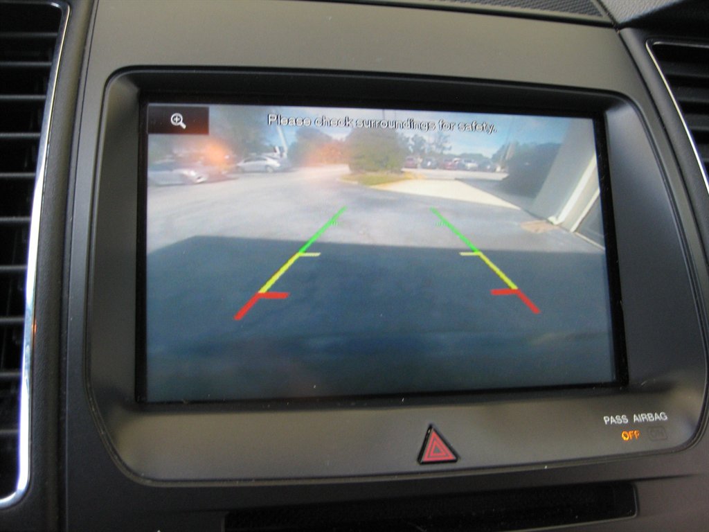 Used 2015 Ford Taurus Limited FWD image 34