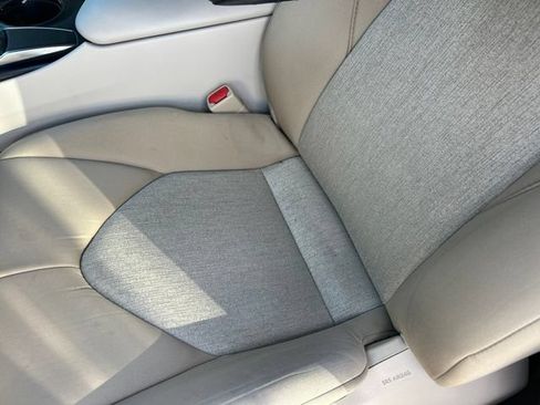 Used 2019 Toyota Camry LE FWD image 7