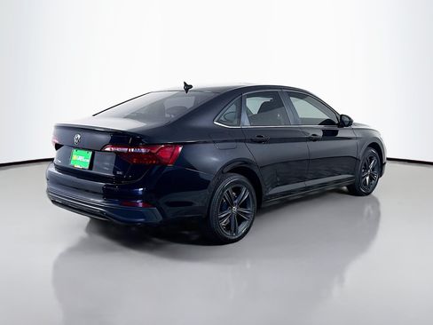 Used 2023 Volkswagen Jetta SE w/ Panoramic Sunroof Package FWD image 10