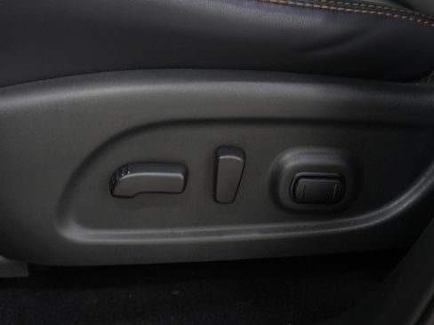 Used 2019 Nissan Pathfinder SL AWD/4WD image 27