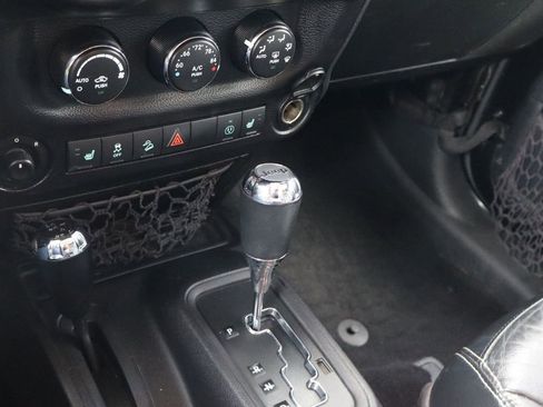 Used 2015 Jeep Wrangler Rubicon image 18