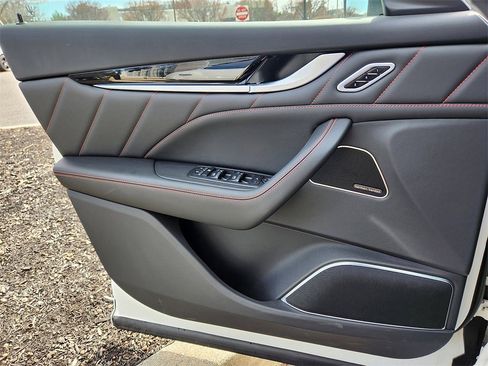 New 2024 Maserati Levante GT Ultima image 28