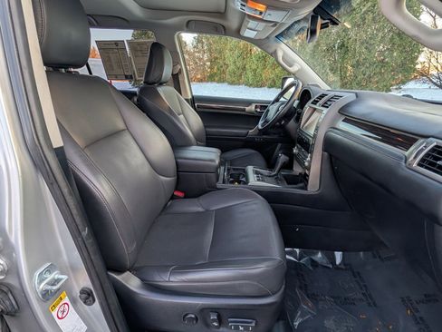 Used 2016 Lexus GX 460 image 12