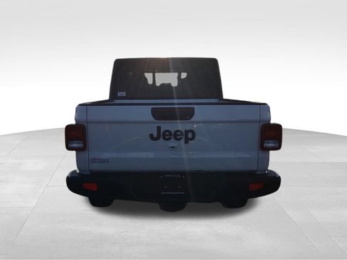 Used 2022 Jeep Gladiator Sport AWD/4WD image 7