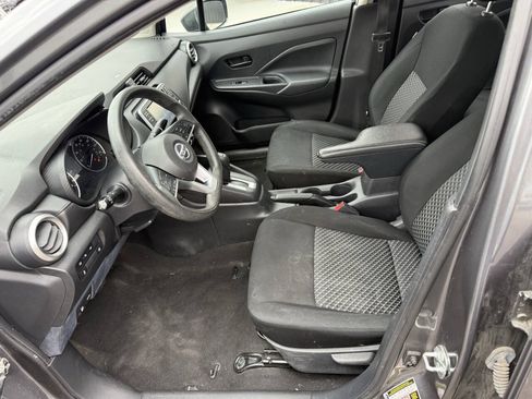 Used 2022 Nissan Versa S FWD image 14