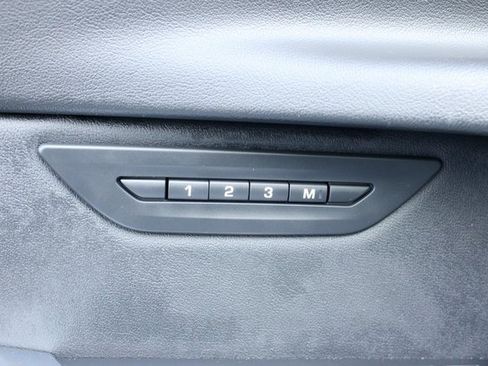 Used 2020 Jaguar XE S image 12