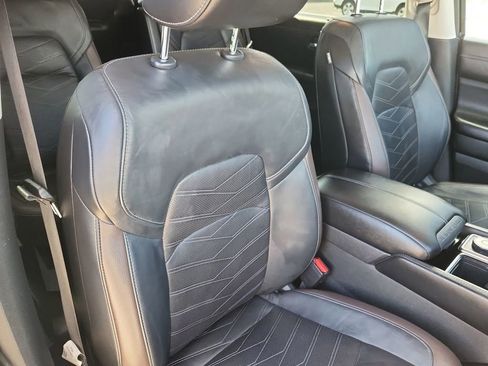 Used 2022 Nissan Pathfinder Platinum w/ Lighting Package (N93) image 19