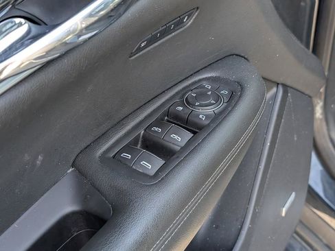 Used 2020 Cadillac XT6 Premium Luxury image 17