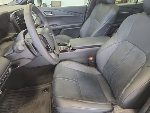 Used 2025 Toyota Camry XSE image 12