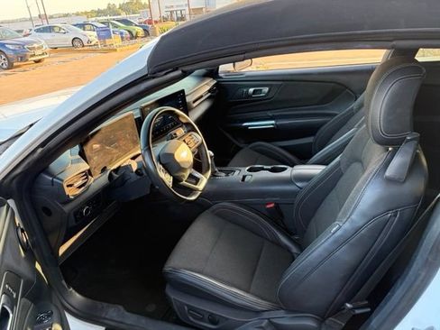 Used 2024 Ford Mustang Convertible RWD image 14