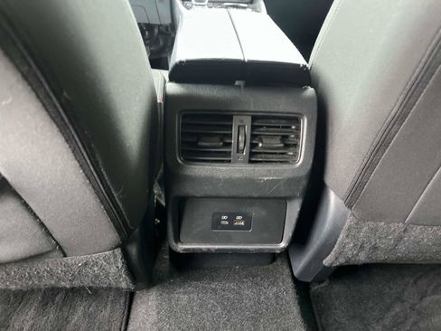 Used 2022 Nissan Rogue SV image 17