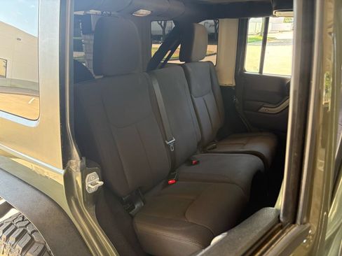 Used 2015 Jeep Wrangler Unlimited Sport AWD/4WD image 30