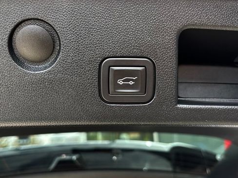 Used 2025 Chevrolet Equinox RS w/ Safety and Technology Package FWD image 30