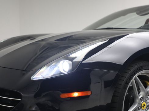 Certified 2016 Ferrari California T RWD image 35