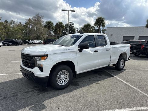 Used 2025 Chevrolet Silverado 1500 W/T image 7