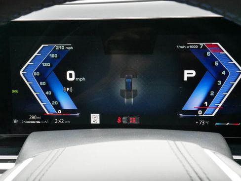 Used 2025 BMW ALPINA XB7 AWD/4WD image 21