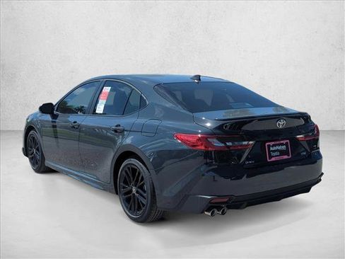 Used 2026 Toyota Camry SE FWD image 7