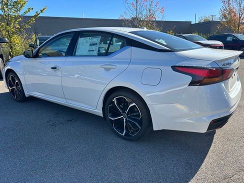 New 2025 Nissan Altima 2.5 SR image 6