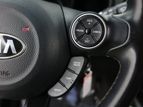 Used 2018 Kia Soul + FWD image 21
