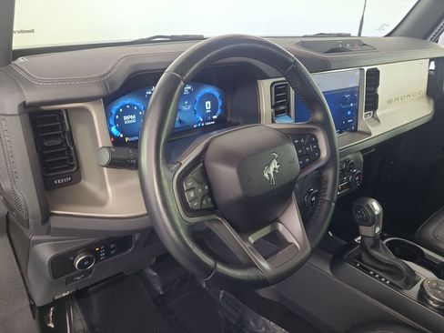 Used 2025 Ford Bronco Outer Banks image 13