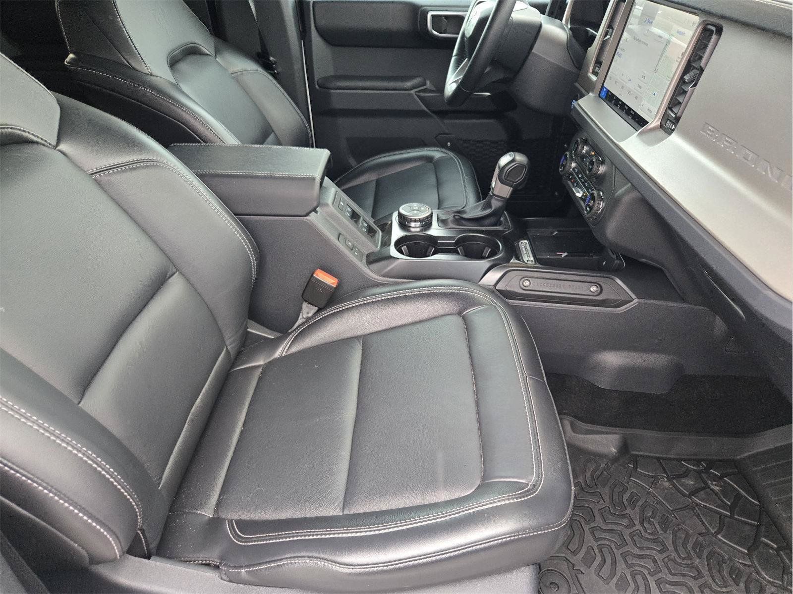 Used 2025 Ford Bronco Outer Banks AWD/4WD image 13