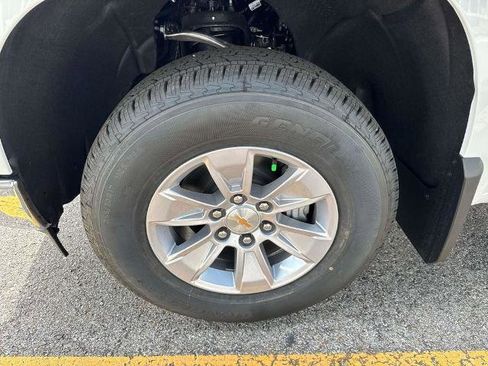 New 2026 Chevrolet Silverado 1500 W/T image 4