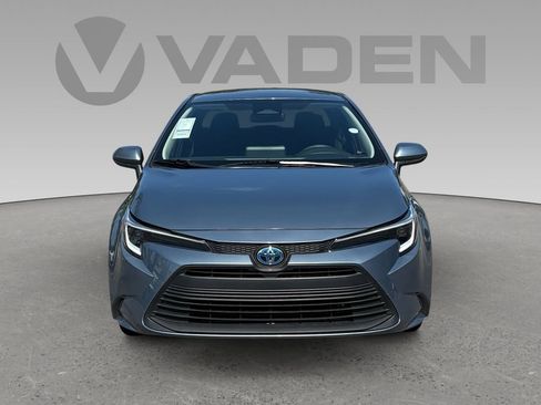 Used 2025 Toyota Corolla LE image 23
