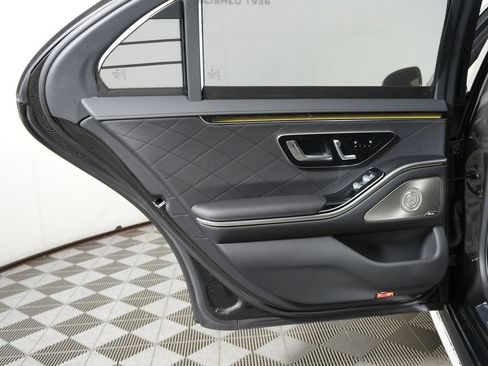 Certified 2025 Mercedes-Benz S 580 4MATIC Sedan image 32