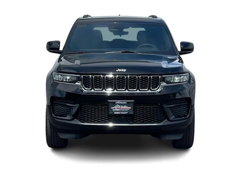 New 2025 Jeep Grand Cherokee Laredo w/ Luxury Tech Group I image 3