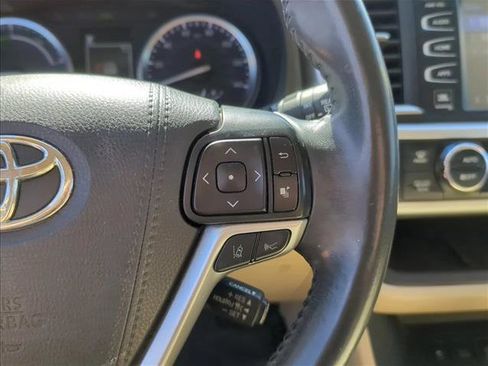 Used 2019 Toyota Highlander Limited image 14