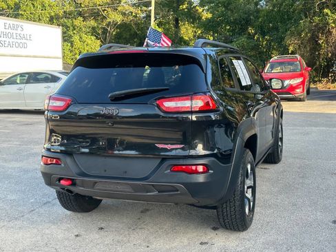 Used 2016 Jeep Cherokee Trailhawk w/ Comfort/Convenience Group image 19