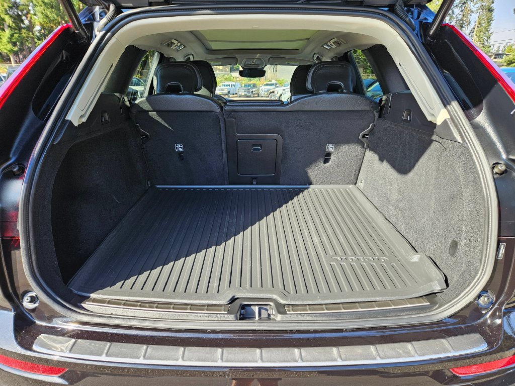 Used 2023 Volvo XC60 B5 Plus w/ Climate Package AWD/4WD image 11
