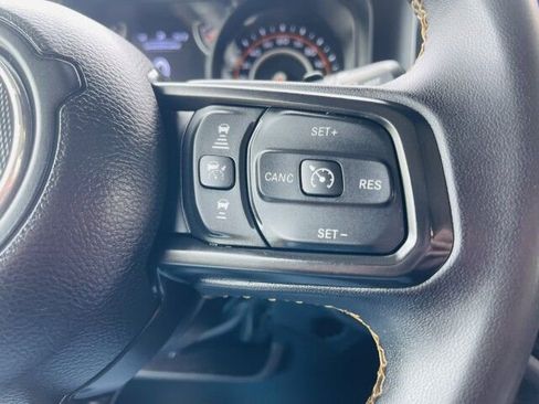Used 2024 Jeep Wrangler Unlimited Sport AWD/4WD image 21