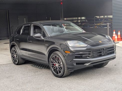 New 2026 Porsche Cayenne S image 7