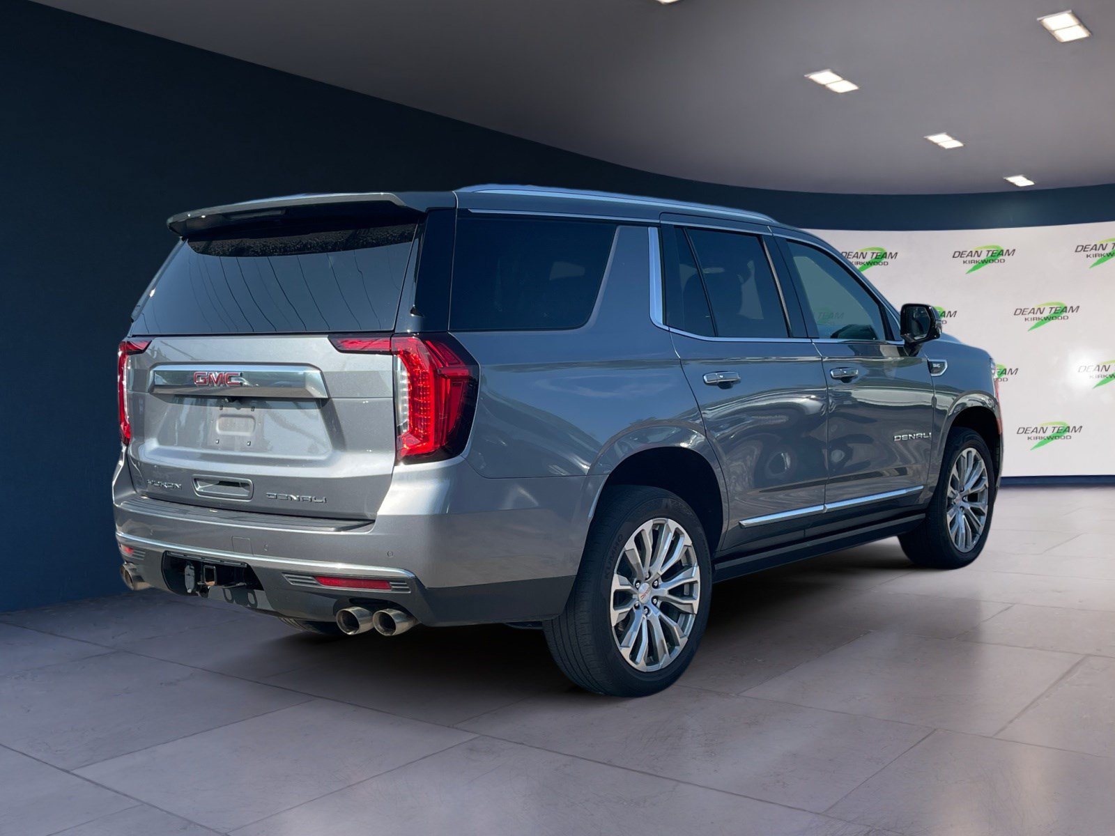 Used 2022 GMC Yukon Denali AWD/4WD image 3