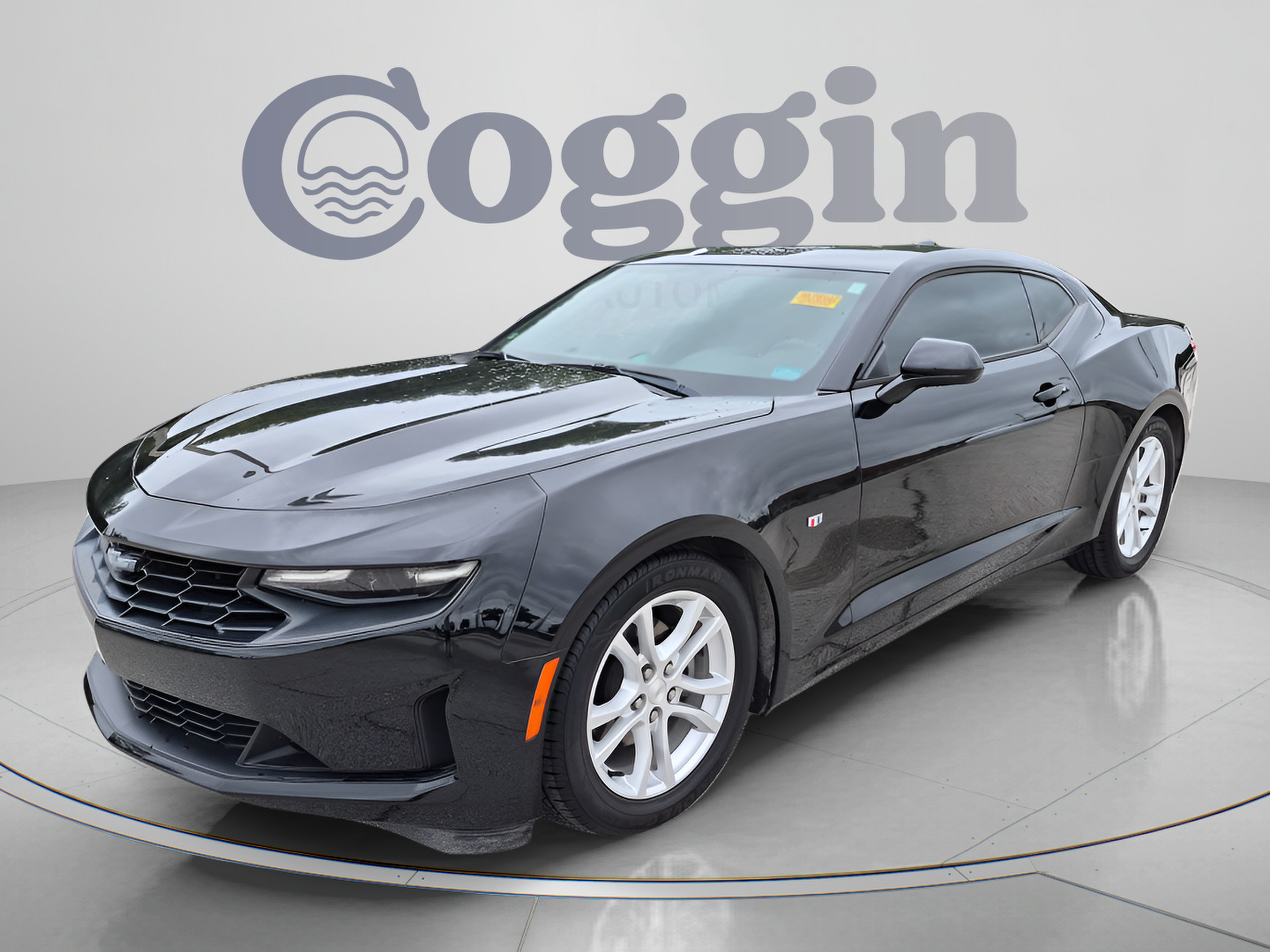 Used 2019 Chevrolet Camaro LT RWD image 1