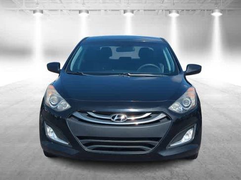 Used 2015 Hyundai Elantra GT FWD image 3