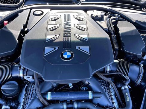 Used 2023 BMW 760i xDrive w/ Executive Package image 33