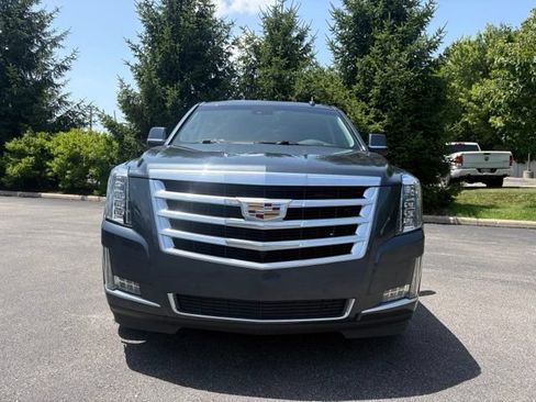 Used 2019 Cadillac Escalade ESV Luxury AWD/4WD image 12