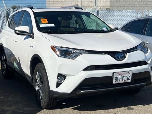 Certified 2018 Toyota RAV4 XLE image 3