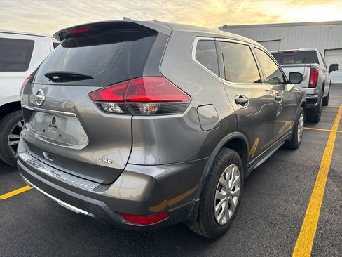 Used 2019 Nissan Rogue S image 3