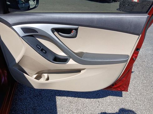 Used 2016 Hyundai Elantra SE image 15