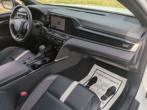 Used 2025 Toyota Camry SE FWD image 35